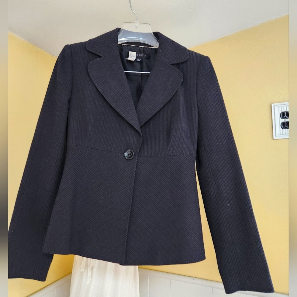 Like new anne klein black lined suit jacket/blazer